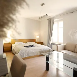  Apartment By The River And Center - Comfortable